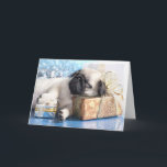 Van het puppypug en Kerstmis van de slaap giften Feestdagen Kaart<br><div class="desc">pug en giftenKerstmis © en ® Bigstock® van het slaappuppy - Alle Voorgebe*houde Rechten.</div>