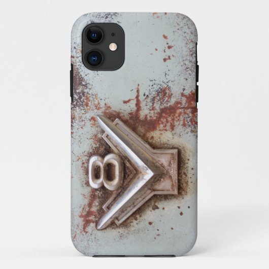 Van klassieke auto: Rusty oud v8-embleem in chroom Case-Mate iPhone Case (Achterkant)