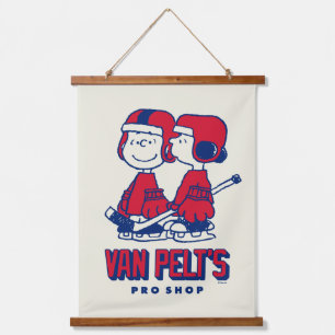 Van Pelt's Hockey Club Pro Shop Pattern Hangend Wandkleed