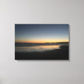Van schemering tot schemering aan de strand foto a canvas afdruk (Voorkant)