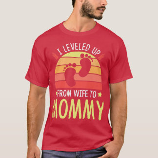 Van vrouw naar moeder moeder zwangere moeder. t-shirt