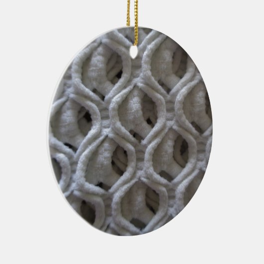 Van-wit gekleurde haakjes bekijken keramisch ornament (Rechts)