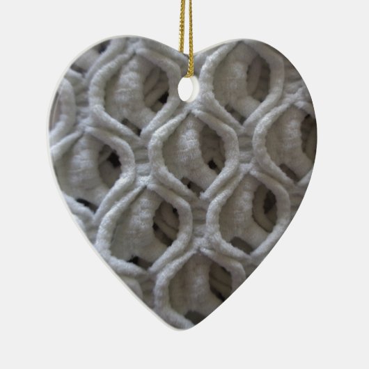 Van-wit gekleurde haakjes bekijken keramisch ornament (Rechts)