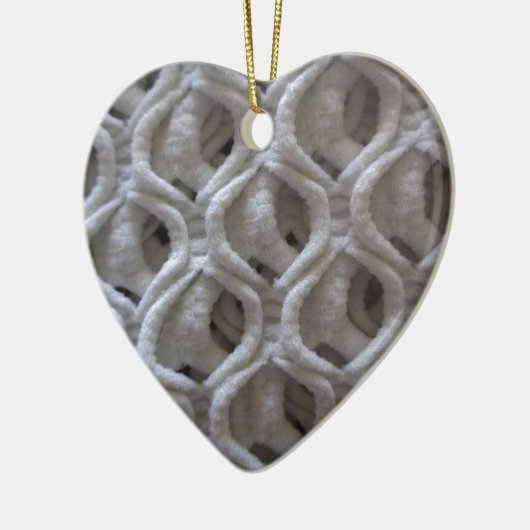 Van-wit gekleurde haakjes bekijken keramisch ornament (Links)