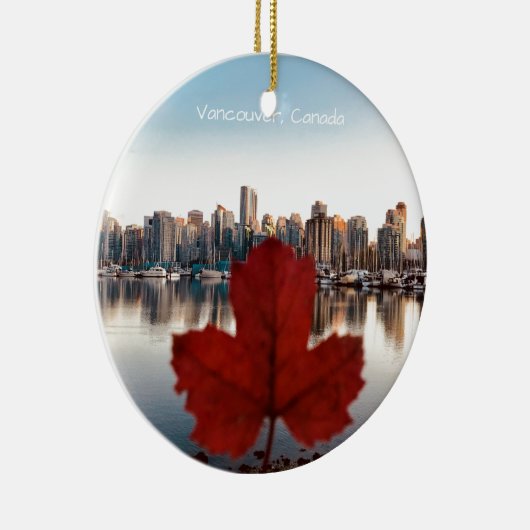 Vancouver Canada Red Maple Leaf Skyline Keramisch Ornament (Rechts)