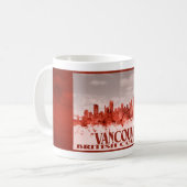 Vancouver skyline met rode snuit koffiemok (Voorkant links)