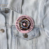 Vandaag is de nationale Button van de Doughnut Day (In situ)