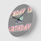 Vandaag is mijn verjaardag Baby Pink Art Print Ronde Klok (Hoek)