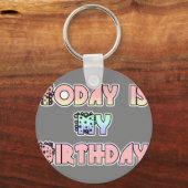 Vandaag is mijn verjaardag Baby Pink Art Print Sleutelhanger (Voorkant)