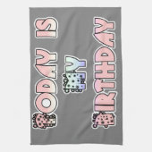 Vandaag is mijn verjaardag Baby Pink Art Print Theedoek (Verticaal)