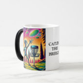 Vang de wind | Alien Disc Golf Magische Mok (Voorkant links)