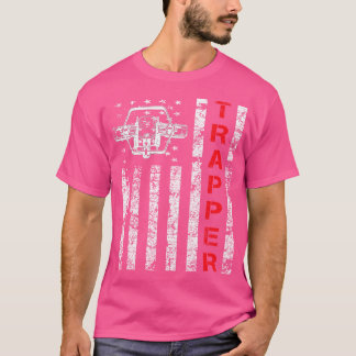 Vang met een Amerikaanse vlag en een Coyote Trap T-shirt