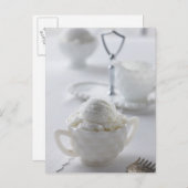 Vanilla-ijs in een witte omgeving briefkaart (Voorkant / Achterkant)