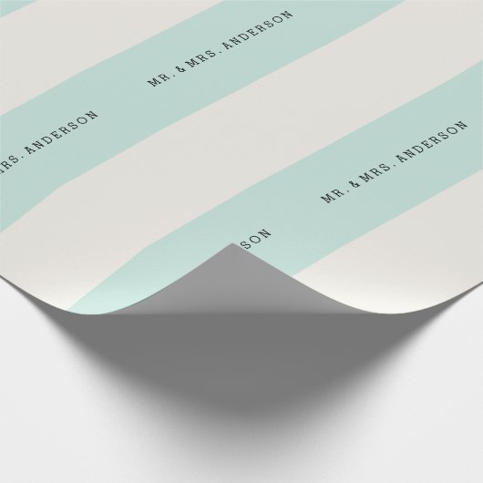 Vanilla & Mint Preppy Stripes Aangepaste naam brui Cadeaupapier (Hoek)