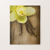 Vanilla Pods and Flower over Wooden Background Legpuzzel (Verticaal)