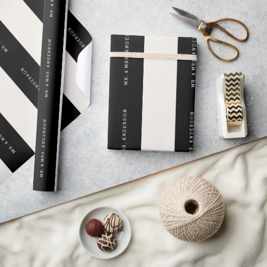 Vanilla & Zwarte Preppy Strepen Aangepaste Naam Tr Cadeaupapier (Crafts)