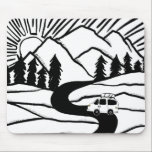 Vanlife MOUNTAIN SUNRISE Illustratie Muismat<br><div class="desc">Bekijk deze geweldige illustratie van een camper-busje die een bergweg aflegt! Pas het aan door uw eigen tekst toe te voegen. Bekijk mijn winkel voor meer! Als je het koopt, bedankt! Ben zeker om een foto op Instagram van het in actie te delen en me te labels @shoshannahscribbles :)</div>