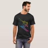 Vaporwave-skiër regenbooggradiënt retro winter t-shirt (Voorkant volledig)