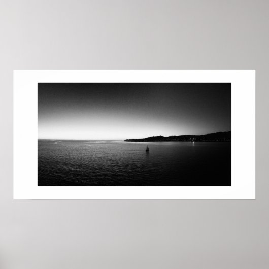 Varen in de Horizon Panoramisch Zwart-wit Poster (Voorkant)