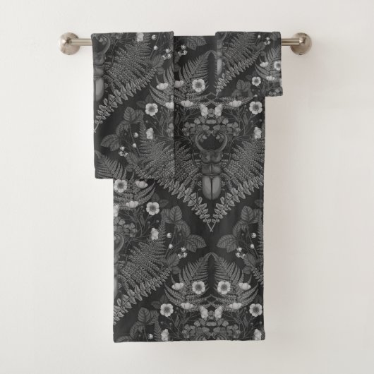 Varens en halskevers, in zwart-wit bad handdoek (Insitu)