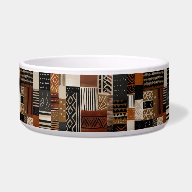 Variations of African motifs in earth tones pet Voerbakje (Voorkant)