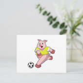 Varken als voetballer met voetbal briefkaart (Staand voorkant)