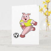 Varken als voetballer met voetbal kaart (Gele Bloem)