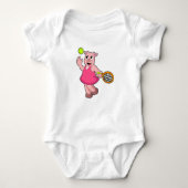 Varken in Tennis met Tennis racket Romper (Voorkant)