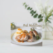 Varkensmedaillons filet met aardappelen en bonen feestdagenkaart (Staand voorkant)