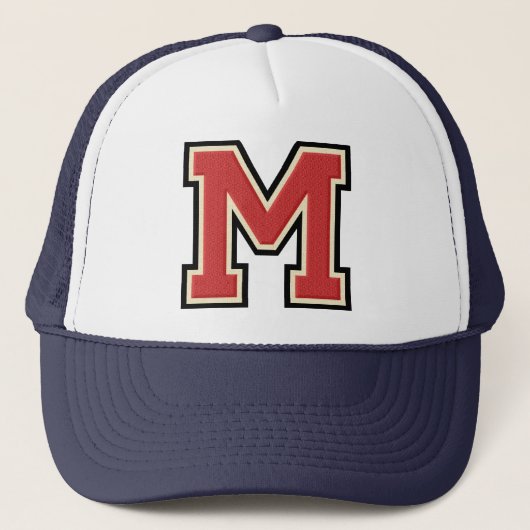 Varsity Letter M Initiaal Trucker Pet (Voorkant)
