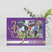 Varsity Streep Drie Foto Gouden Afstudeeruitnodigi Kaart (Staand voorkant)