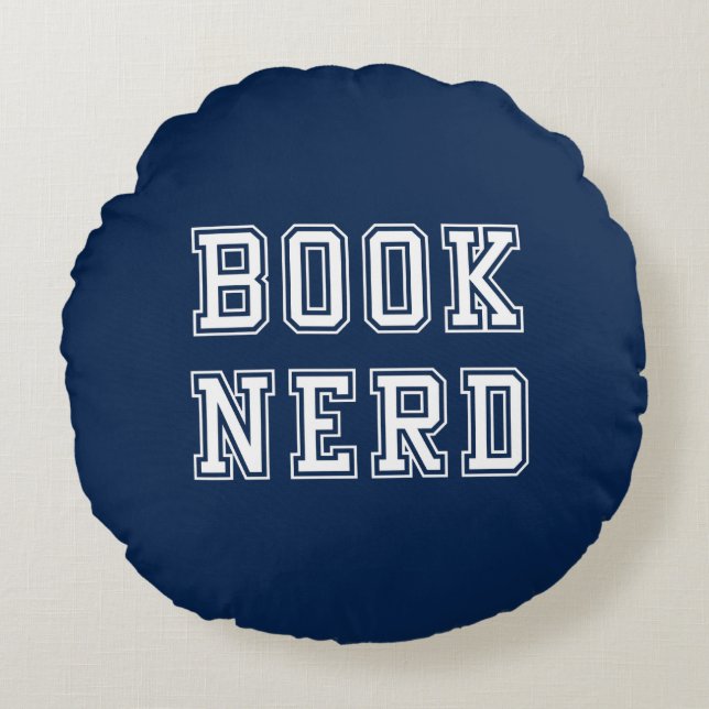 Varsity Style Book Nerd met bewerkbare kleur Rond Kussen (Voorkant)