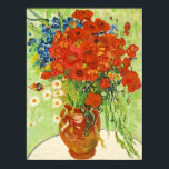 Vase met Cornbloemen en papavers, Van Gogh Poster<br><div class="desc">In 1886 is deze olie op het schilderij van het canvas geverfd met een perfecte combinatie van kleur en penseelwerk. Tegen een enigszins geverfde blauwe achtergrond schilderde Van Gogh een vaas met een bouquet van intens gekleurde blauwe cornbloemen, heldere rode papaver en roomwitte marguerites. De levendige kleuren van de cornbloemen,...</div>