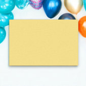 vast geel tissuepapier