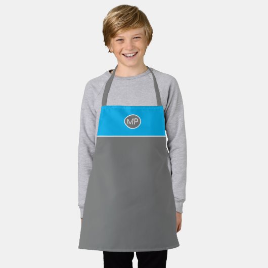 Vaste kleuren Blauwe Grijze Boys Monogram Initiaal Schort (Gedragen)