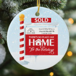 Vastgoed Kerstmis verkocht teken Keramisch Ornament<br><div class="desc">Verkocht teken Vastgoed Kerstversiering is een leuke en feestelijke manier om vakantie groeten te sturen naar uw klanten. Bijpassende kerstkaarten zijn beschikbaar. Aanpassen met uw logo en namen.</div>