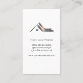 Vastgoedmakelaar die voor het moderne huis staat visitekaartje (Achterkant)