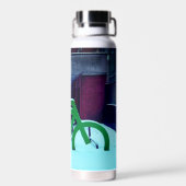 Vastzitten in de sneeuw waterfles (Achterkant)