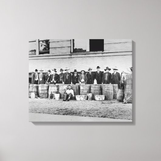 Vaten Bootleg Liquor, 1922 Canvas Afdruk (Voorkant)