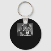 Vecht stilstaand sleutelhanger (Voorkant)