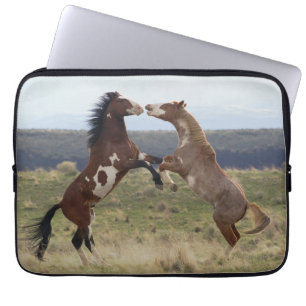 Vechten Stalhengsten, Steens Mountains, Oregon Laptop Sleeve