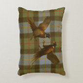 Vechtende fazanten op tweed / tartan achtergrond  accent kussen (Voorkant(Verticaal))