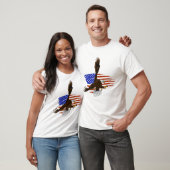 Vector Amerikaanse adelaar tegen Amerikaanse vlag T-shirt (Unisex)