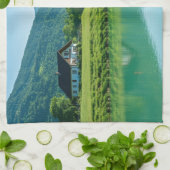 Veeg met verwondering - Lakeside Calm voor uw Theedoek (Gevouwen)