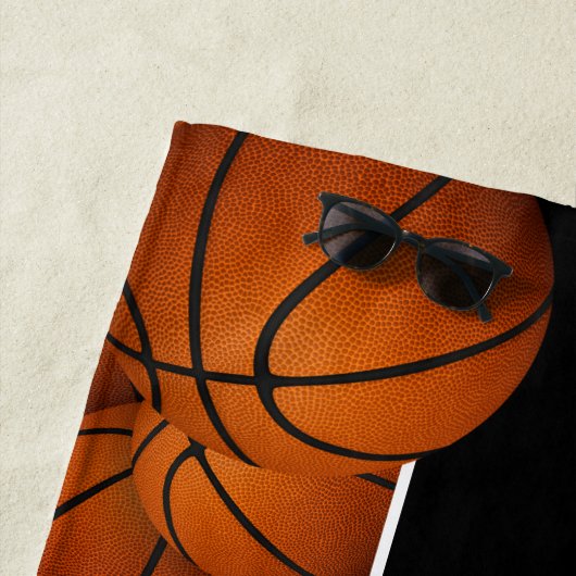 Veel basketballen teamspeler naam strandlaken (In situ)