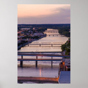 Veel bruggen overspannen de Grand River, Zicht op Poster