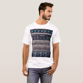 Veel Buttonnen Sound Mixer Studio T-shirt (Voorkant volledig)