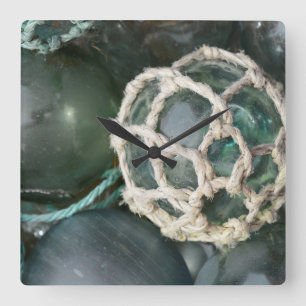 Veel glazen drijvers, Alaska Vierkante Klok