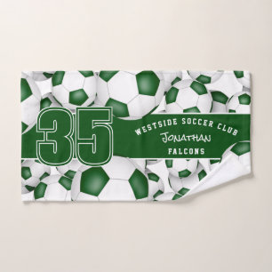 Veel groene witte voetballen aangepaste teamnaam handdoek