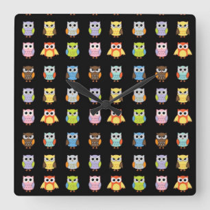 Veel kleurrijk patroonpatroon voor de eigenaars va vierkante klok